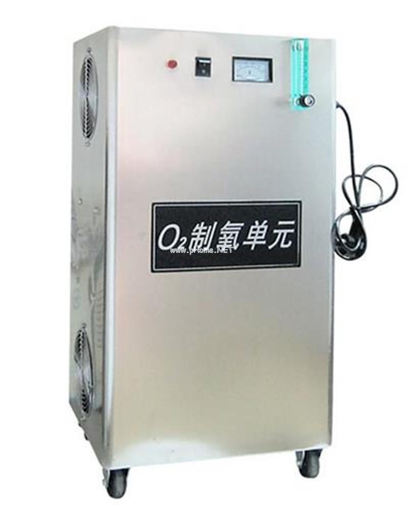制氧機(jī)原料為空氣，不需要任何輔助材料，無污染，成本極低。全氣動控制，結(jié)構(gòu)簡單可靠，維修保養(yǎng)容易。制氧全過程是在常溫低壓下工作，安全可靠。凡有照明電的場所，即可使用本機(jī)制氧，操作簡單，想用即開機(jī)，制氧迅速、穩(wěn)定，氧流量可隨意調(diào)節(jié)。在高寒和氣候聚變地區(qū)（指溫差變化大）使用時，制氧質(zhì)量仍然穩(wěn)定可靠。
